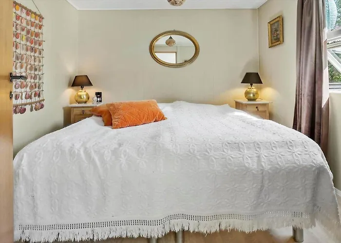 M341-vaeggerlose-tarnurtvej-17 Bøtø By